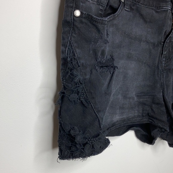 Torrid black distressed shorts size 20 - Picture 4 of 8
